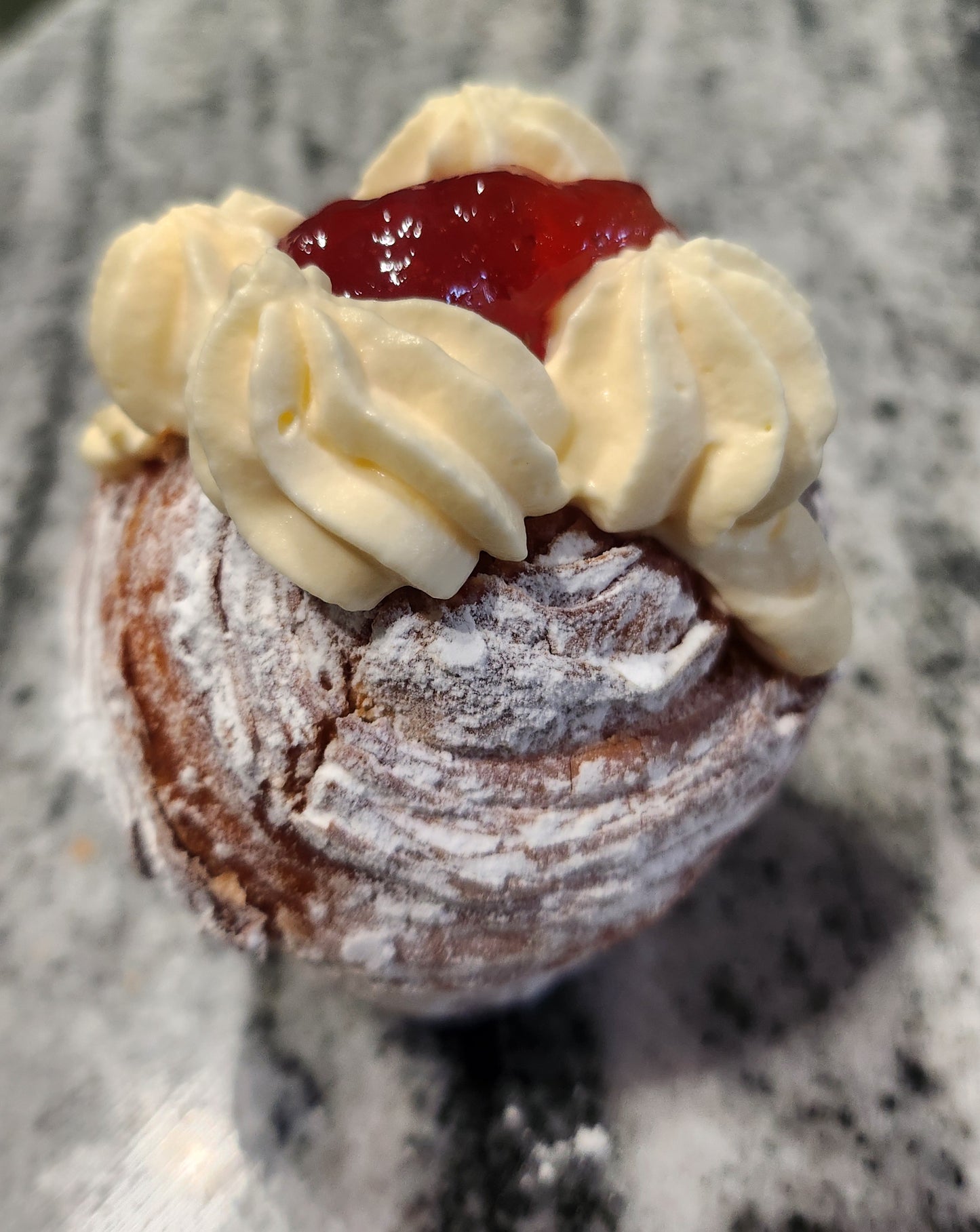 CREAM & JAM CRUFFIN